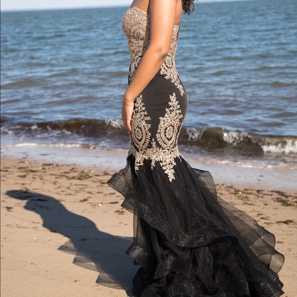 Dress - Picture 2 of 2